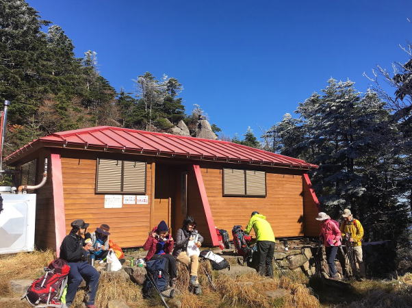 山頂小屋