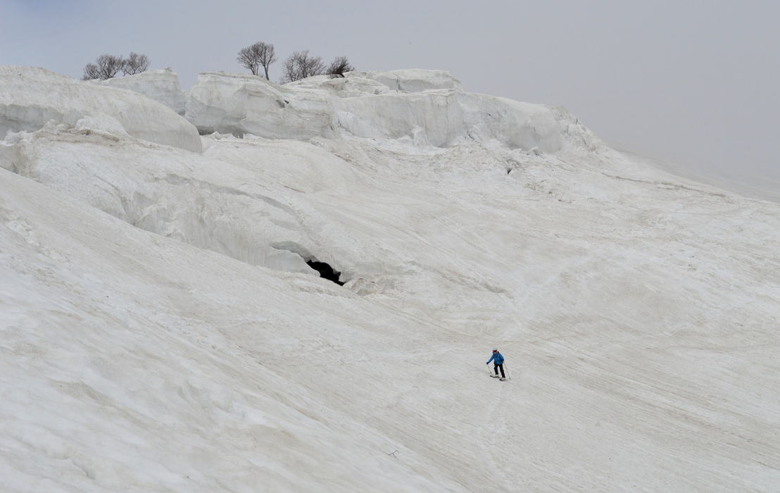 雪庇の名残