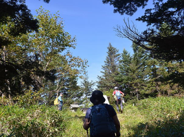 鉢盛山山頂