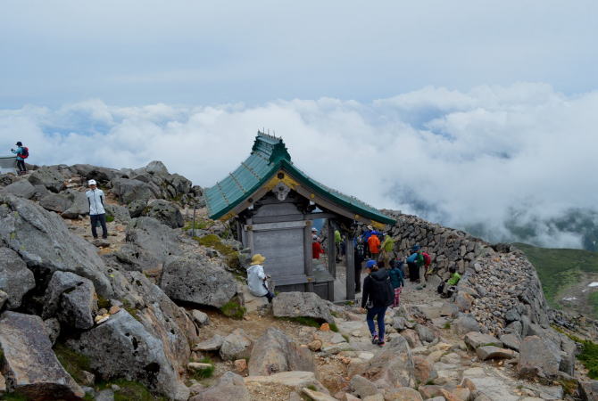 白山比め神社奥宮