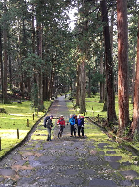 平泉寺に下山