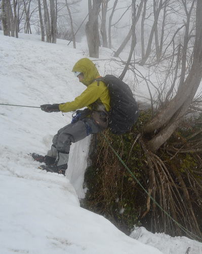 雪壁懸垂下降