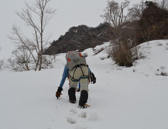 阿彌陀山南峰へ