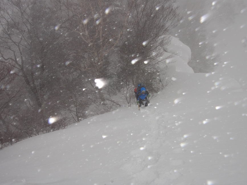 雪と風、気温以外は真冬