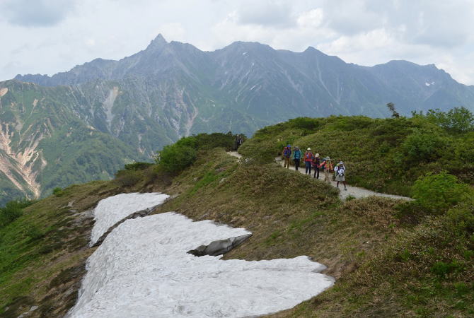 弓折岳分岐へ