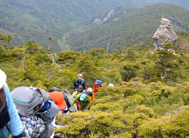金峰山小屋から頂上へ