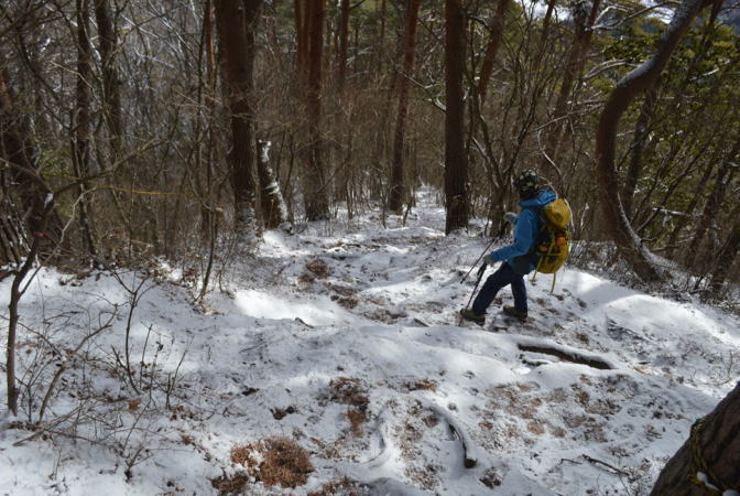 急傾斜の登山道