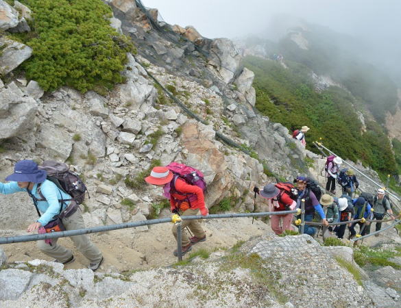 頂上山荘へ登り