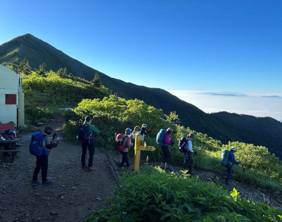 柏原新道を扇沢に下山