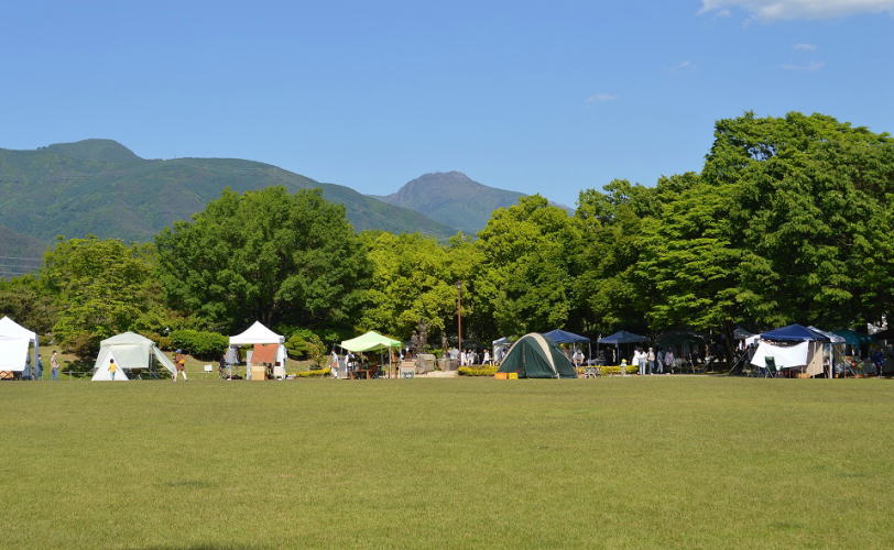 快晴の下、クラフトフェアまつもと