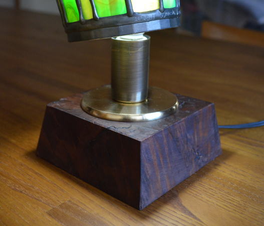 古材利用のランプベース