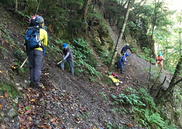 古道徳本峠道を守る人々