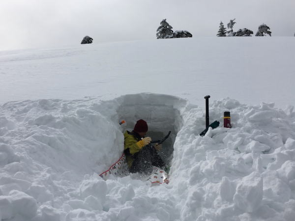 雪洞雪堀