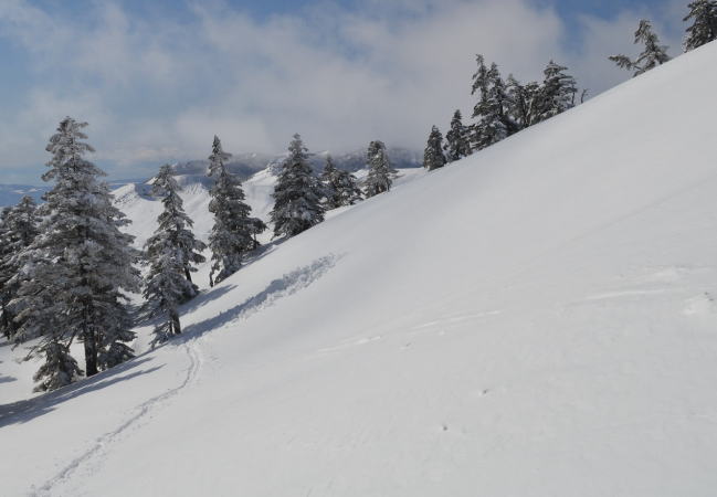 雪洞跡