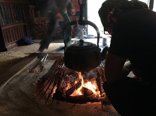 嘉門次小屋囲炉裏