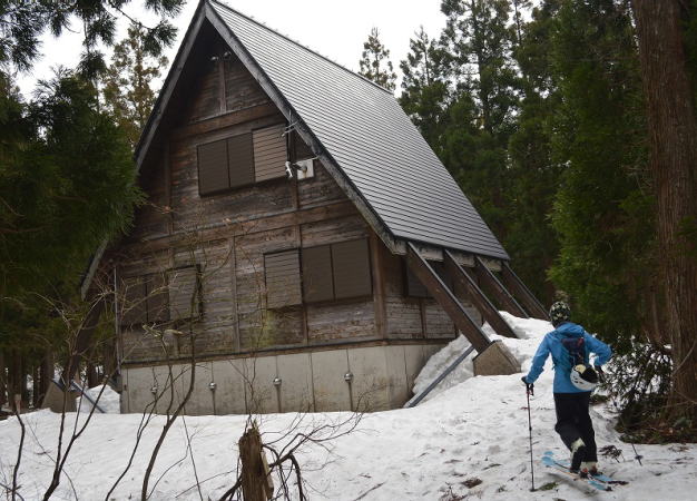 中ノ平避難小屋の様子見